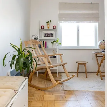 Stylish And Cozy In The Heart Of טאלין