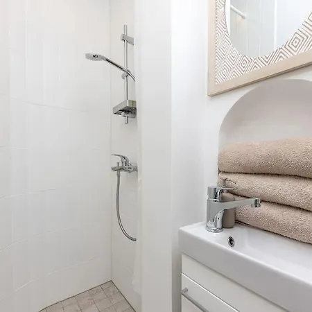 Stylish And Cozy In The Heart Of *