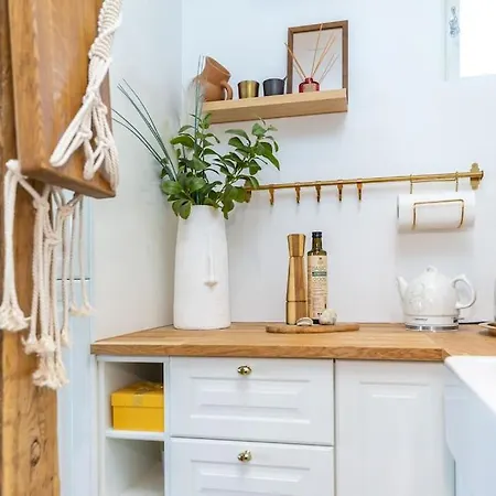 Stylish And Cozy In The Heart Of דירה טאלין