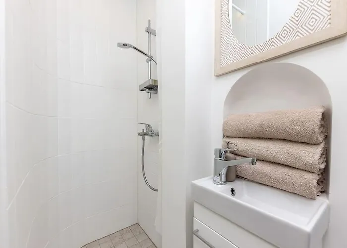 Stylish And Cozy In The Heart Of *