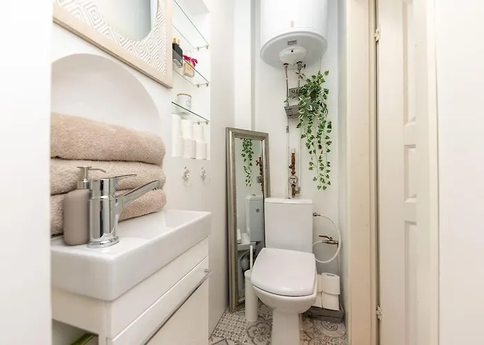 Stylish And Cozy In The Heart Of