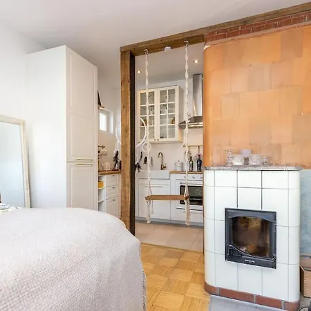 Stylish And Cozy In The Heart Of Apartment
